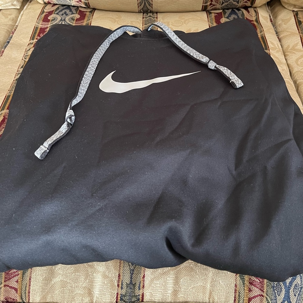 Nike Fit black hoodie with front pockets